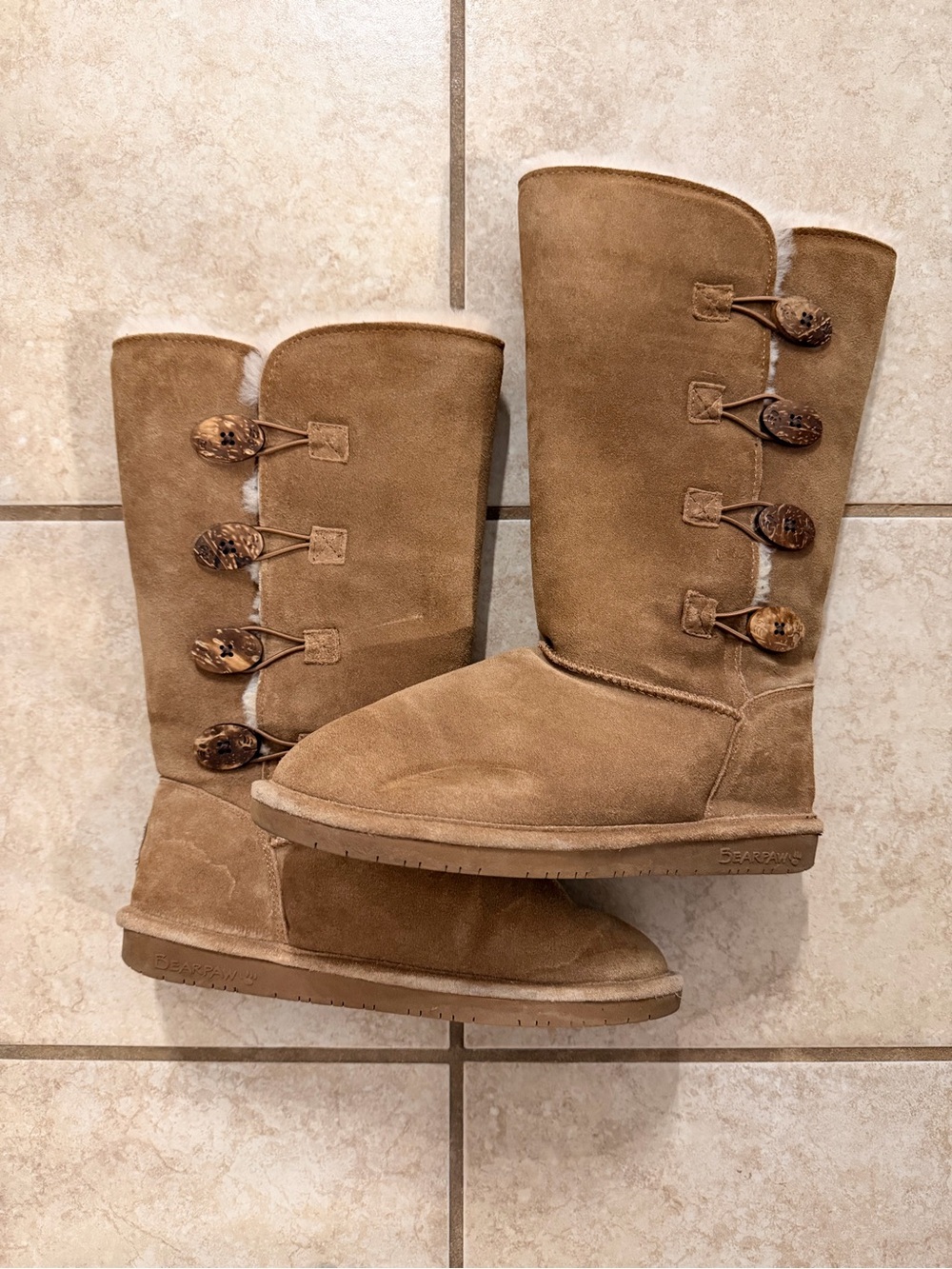 EUC Bearpaw Lori Hickory II Tall Shearling Boots